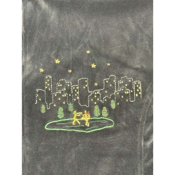 Merry & Bright Black Velour Christmas City Embroidered 2 Piece Lounge Set Large - Picture 6 of 12